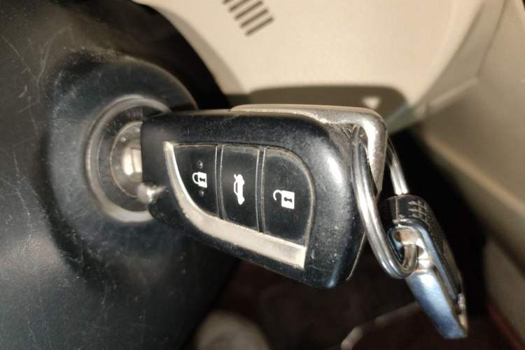 Used Toyota Corolla 2014 1.6L Manual GL Vehicle Key