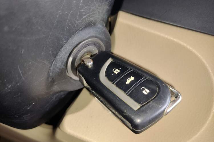 Used Toyota Corolla 2014 1.6L Manual GL Vehicle Key