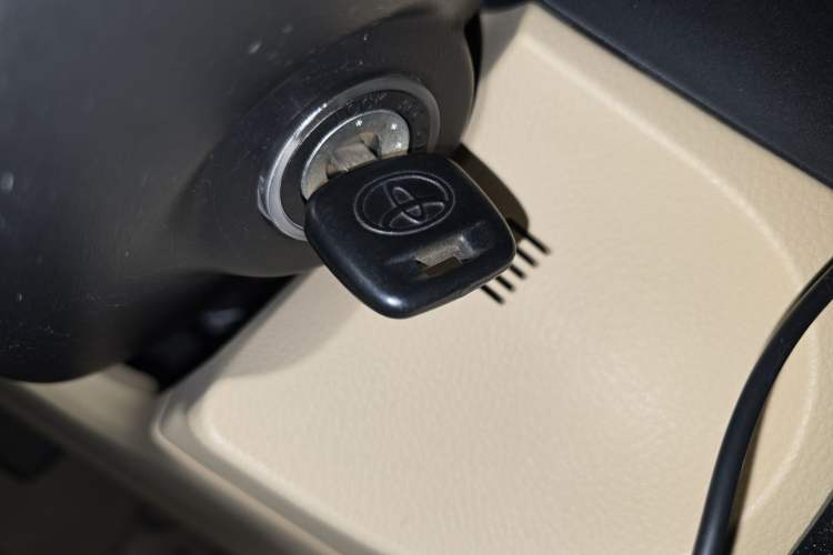 Used Toyota Corolla 2014 1.6L CVT GL Vehicle Key