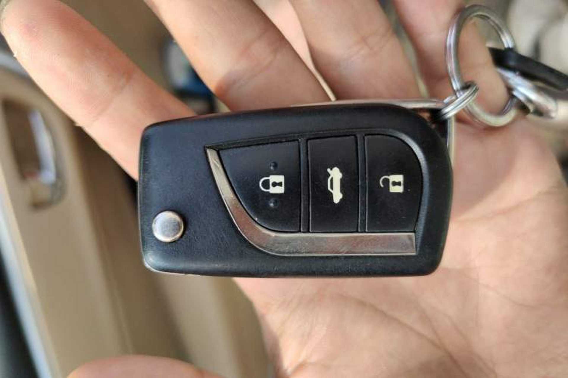 Used Toyota Corolla 2014 1.6L CVT GL Vehicle Key