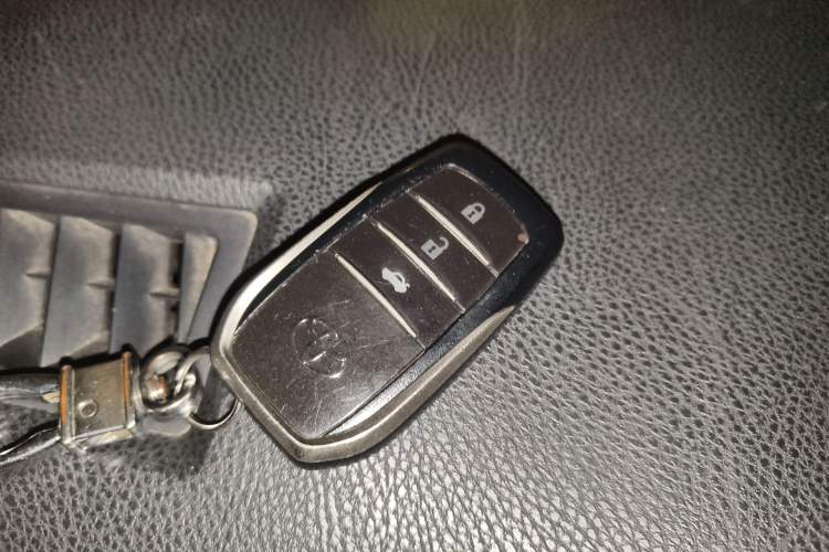 Used Toyota Corolla 2014 1.8L CVT Top-of-the-Line Version Vehicle Key