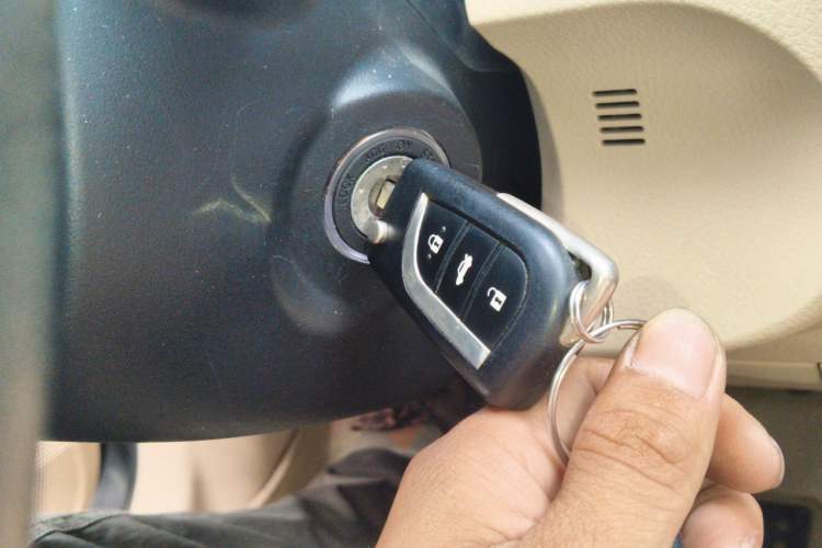 Used Toyota Corolla 2014 1.6L CVT GL-i Leather Edition Vehicle Key