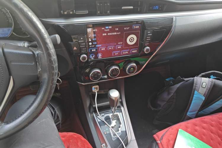 Used Toyota Corolla 2014 1.6L CVT GL Audio And AC Panel
