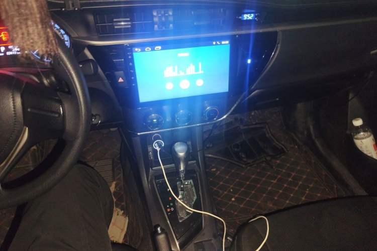 Used Toyota Corolla 2014 1.6L CVT GL-i Audio And AC Panel