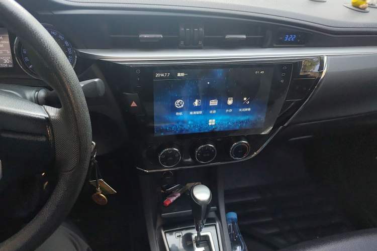 Used Toyota Corolla 2014 1.6L CVT GL-i Audio And AC Panel