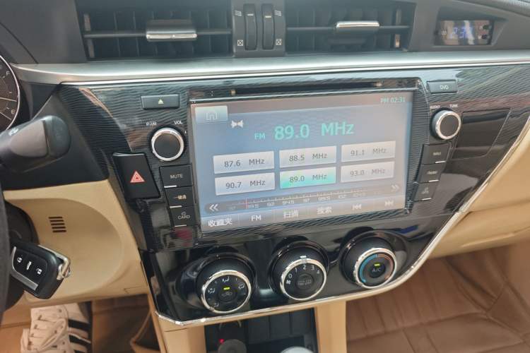 Used Toyota Corolla 2014 1.6L CVT GL Audio And AC Panel