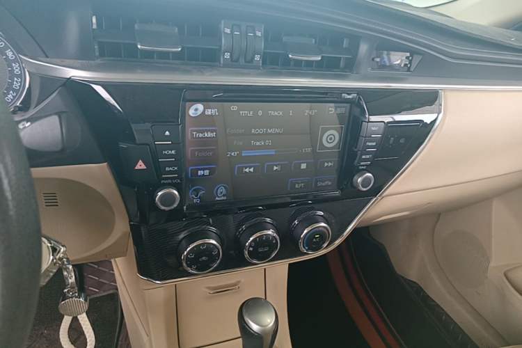 Used Toyota Corolla 2014 1.6L CVT GL-i Audio And AC Panel