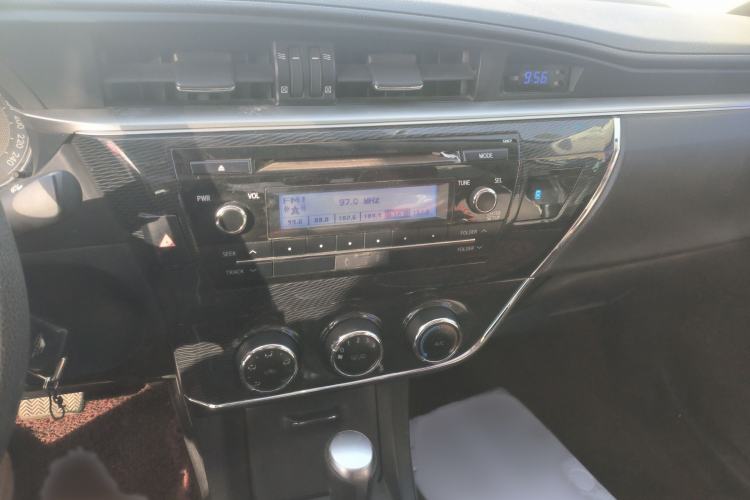 Used Toyota Corolla 2014 1.6L CVT GL-i Audio And AC Panel