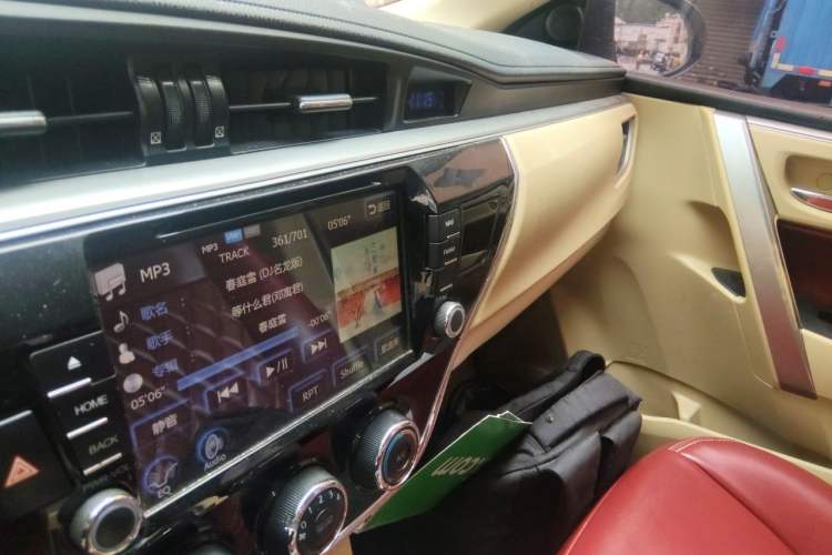 Used Toyota Corolla 2014 1.6L CVT GL Audio And AC Panel