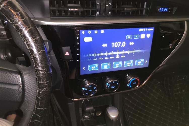 Used Toyota Corolla 2014 1.6L CVT GL Audio And AC Panel