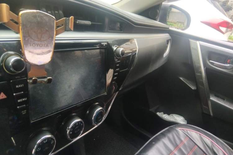 Used Toyota Corolla 2014 1.6L CVT GL-i Leather Edition Audio And AC Panel