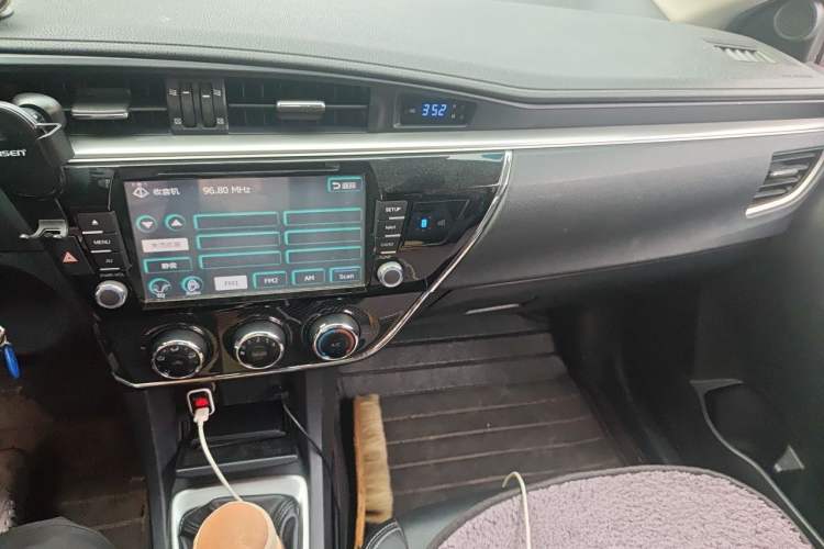 Used Toyota Corolla 2014 1.6L Manual GL-i Leather Edition Audio And AC Panel