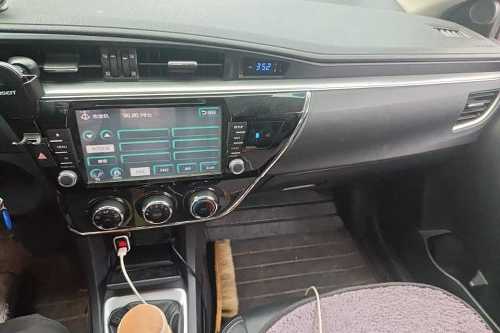 Used Toyota Corolla 2014 1.6L Manual GL-i Leather Edition Audio And AC Panel
