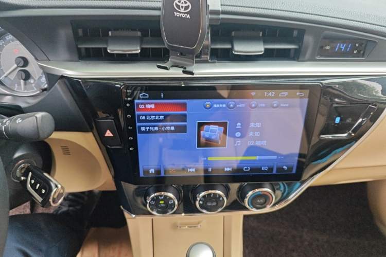 Used Toyota Corolla 2014 1.6L CVT GL-i Leather Edition Audio And AC Panel