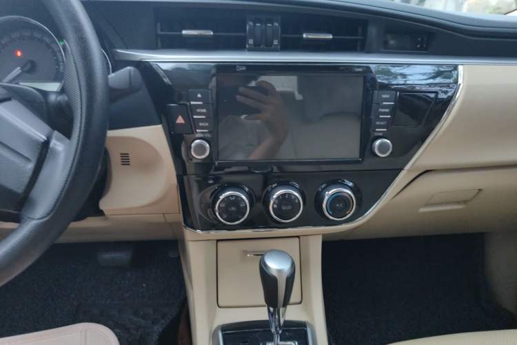 Used Toyota Corolla 2014 1.6L CVT GL Audio And AC Panel