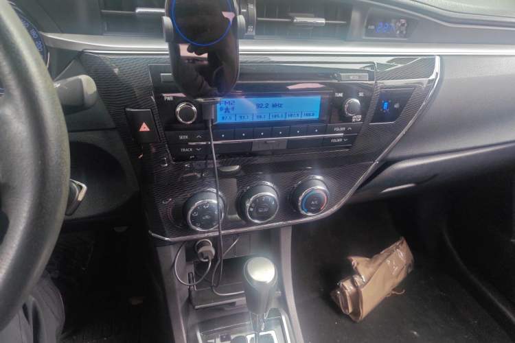 Used Toyota Corolla 2014 1.6L CVT GL-i Leather Edition Audio And AC Panel