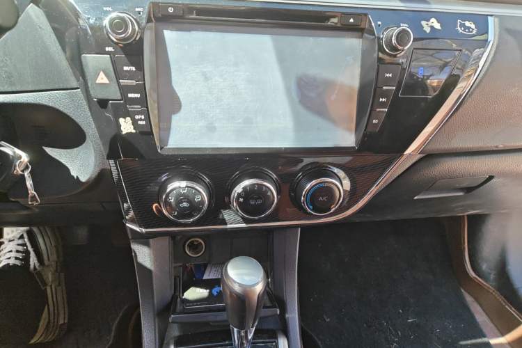 Used Toyota Corolla 2014 1.6L CVT GL-i Leather Edition Audio And AC Panel