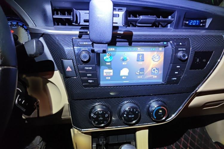 Used Toyota Corolla 2014 1.6L CVT GL-i Leather Edition Audio And AC Panel