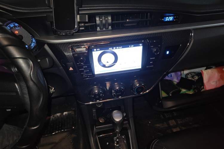 Used Toyota Corolla 2014 1.6L CVT GL-i Leather Edition Audio And AC Panel