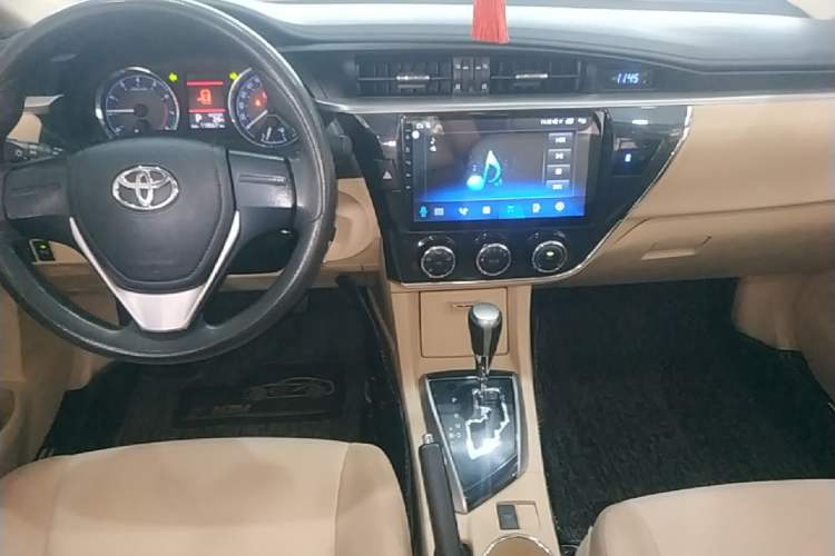 Used Toyota Corolla 2014 1.6L CVT GL-i Audio And AC Panel
