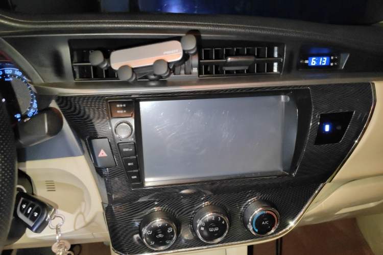 Used Toyota Corolla 2014 1.6L CVT GL-i Audio And AC Panel