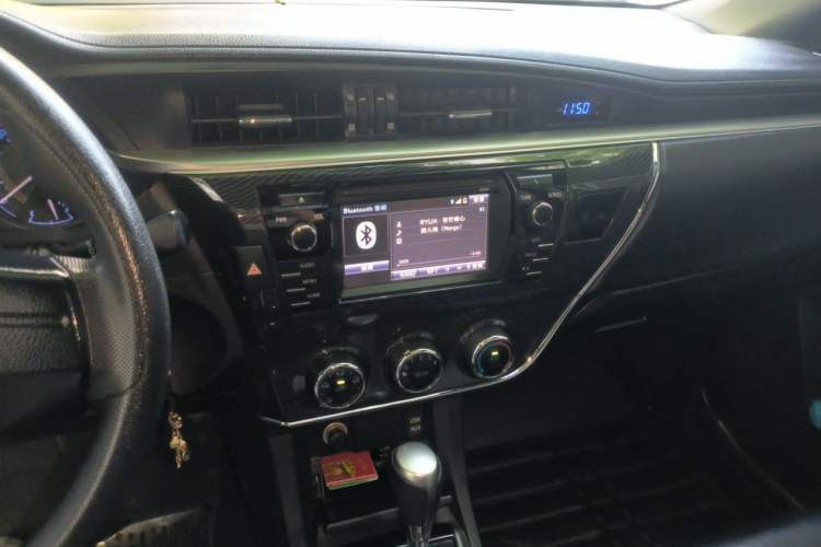 Used Toyota Corolla 2014 1.6L CVT GL-i Audio And AC Panel
