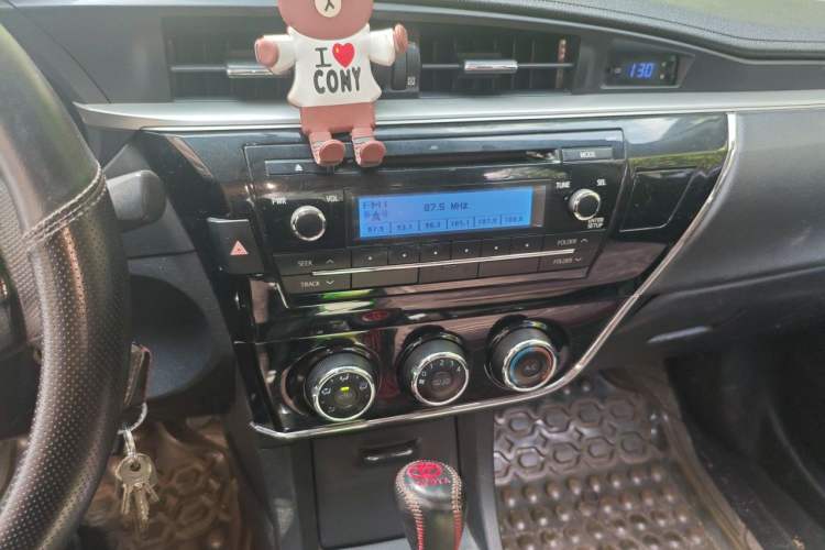 Used Toyota Corolla 2014 1.6L CVT GL Audio And AC Panel
