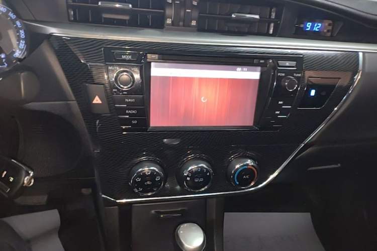 Used Toyota Corolla 2014 1.6L CVT GL-i Leather Edition Audio And AC Panel