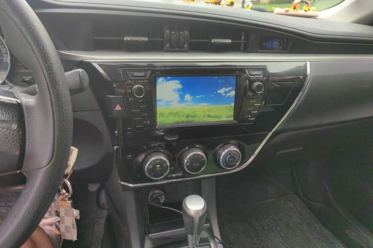 Used Toyota Corolla 2014 1.6L CVT GL Audio And AC Panel