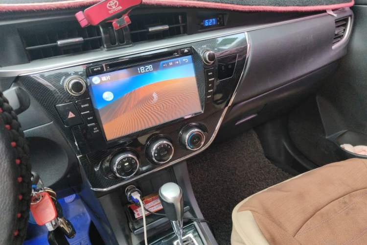 Used Toyota Corolla 2014 1.6L CVT GL-i Leather Edition Audio And AC Panel
