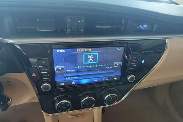 Used Toyota Corolla 2014 1.6L CVT GL-i Audio And AC Panel