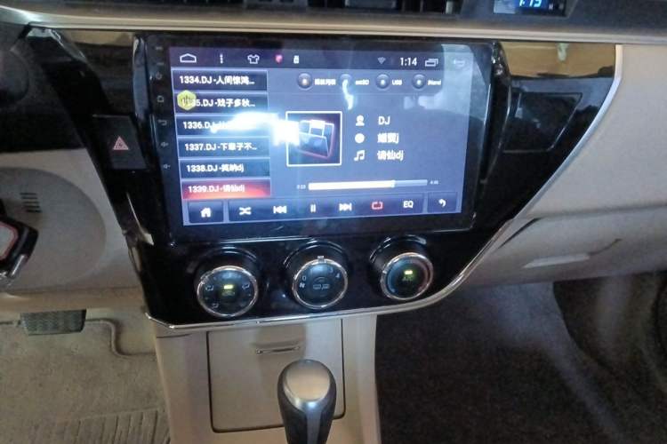 Used Toyota Corolla 2014 1.6L CVT GL Audio And AC Panel