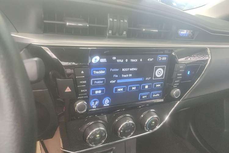 Used Toyota Corolla 2014 1.6L CVT GL-i Leather Edition Audio And AC Panel