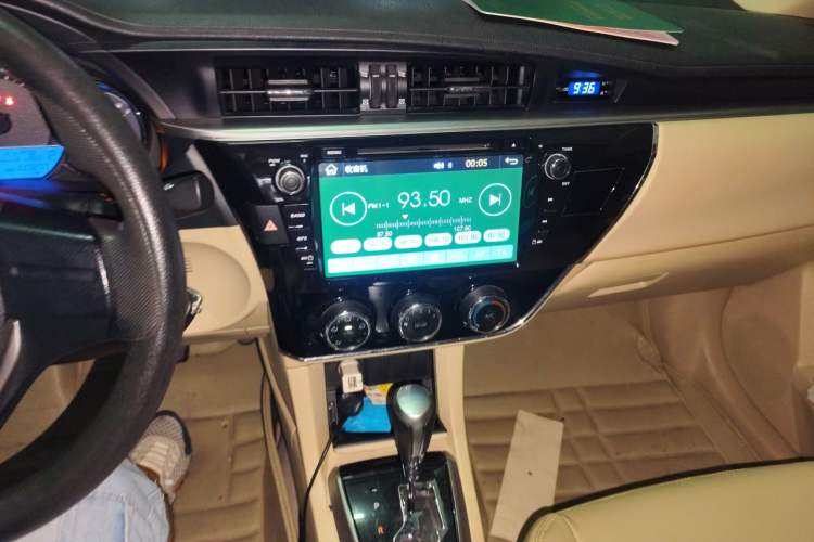 Used Toyota Corolla 2014 1.6L CVT GL Audio And AC Panel