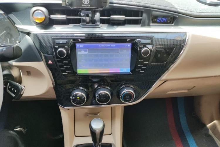 Used Toyota Corolla 2014 1.6L CVT GL-i Leather Edition Audio And AC Panel