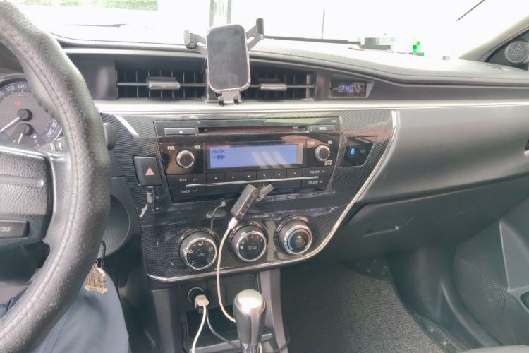Used Toyota Corolla 2014 1.6L CVT GL-i Leather Edition Audio And AC Panel