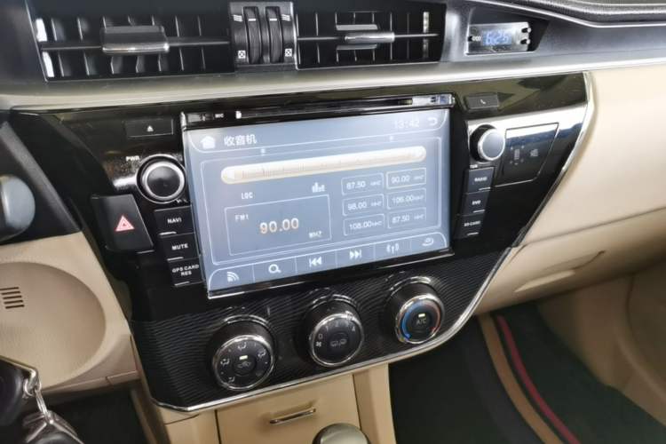 Used Toyota Corolla 2014 1.6L CVT GL-i Audio And AC Panel
