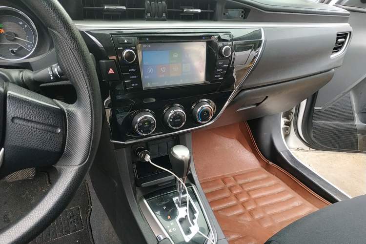 Used Toyota Corolla 2014 1.6L CVT GL Audio And AC Panel