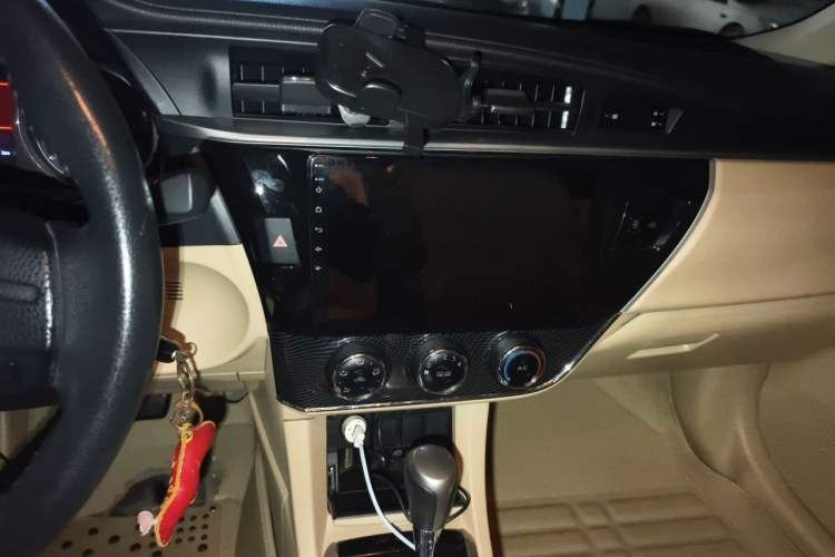 Used Toyota Corolla 2014 1.6L CVT GL-i Audio And AC Panel