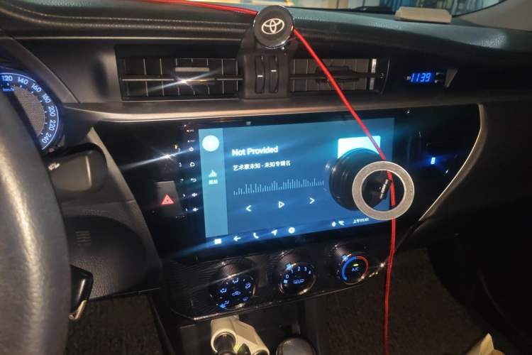 Used Toyota Corolla 2014 1.6L CVT GL-i Leather Edition Audio And AC Panel