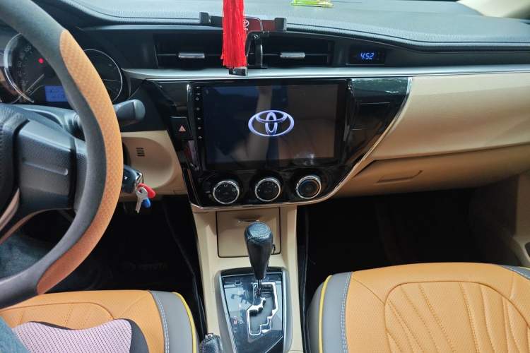 Used Toyota Corolla 2014 1.6L CVT GL Audio And AC Panel