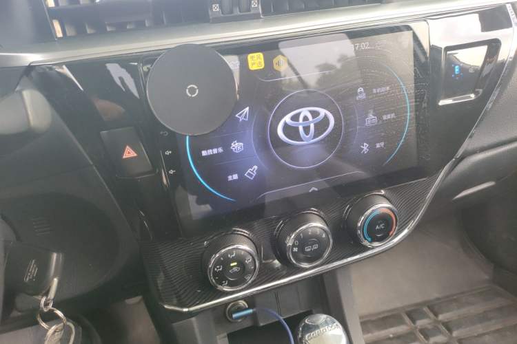 Used Toyota Corolla 2014 1.6L CVT GL-i Leather Edition Audio And AC Panel