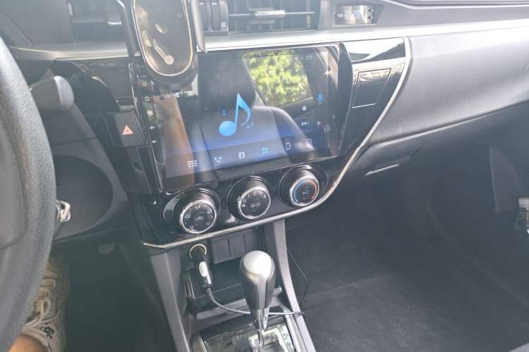 Used Toyota Corolla 2014 1.6L CVT GL Audio And AC Panel