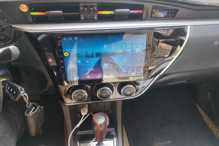Used Toyota Corolla 2014 1.6L CVT GL Audio And AC Panel