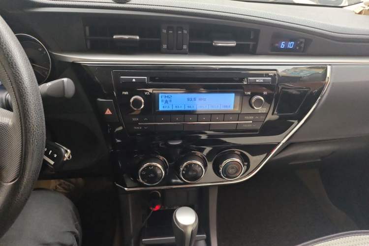Used Toyota Corolla 2014 1.6L CVT GL Audio And AC Panel