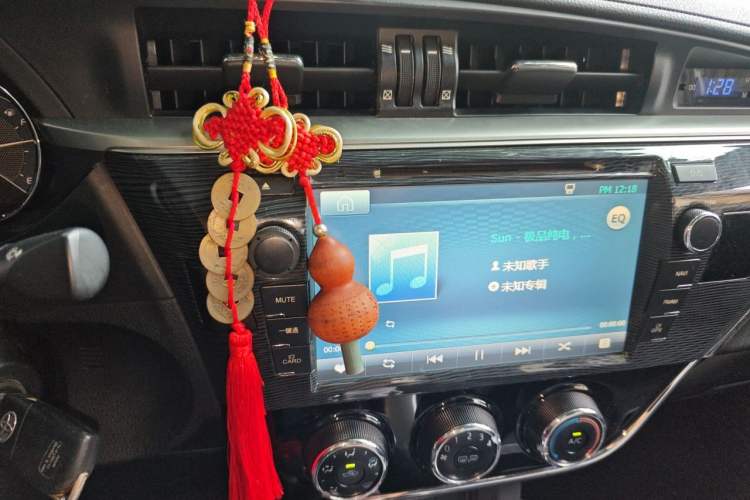 Used Toyota Corolla 2014 1.6L CVT GL Audio And AC Panel