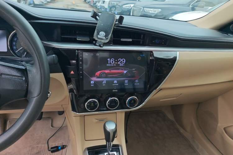 Used Toyota Corolla 2014 1.6L CVT GL-i Audio And AC Panel