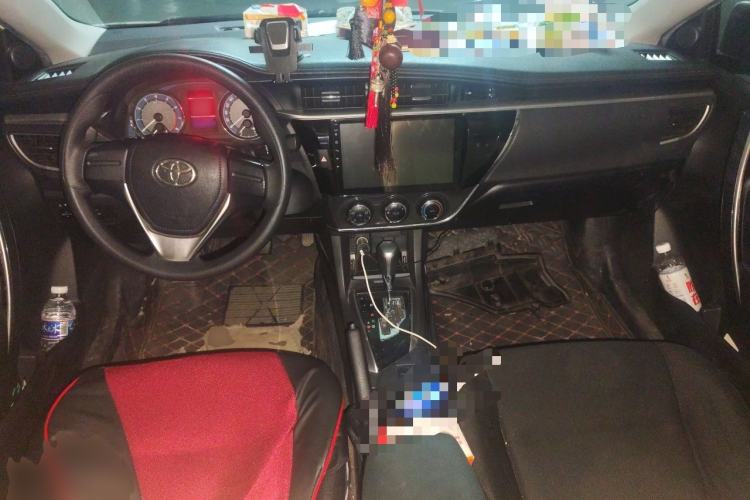 Used Toyota Corolla 2014 1.6L CVT GL-i Center Console