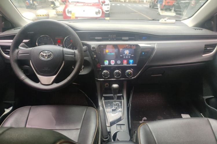 Used Toyota Corolla 2014 1.6L CVT GL-i Center Console
