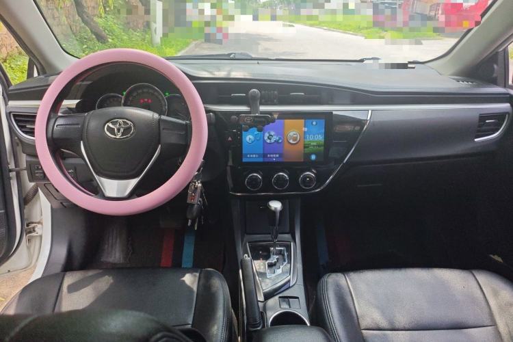Used Toyota Corolla 2014 1.6L CVT GL Center Console